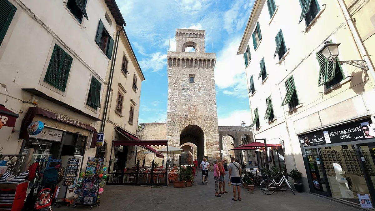 @FrancescoLorenzetti/shutterstock.com