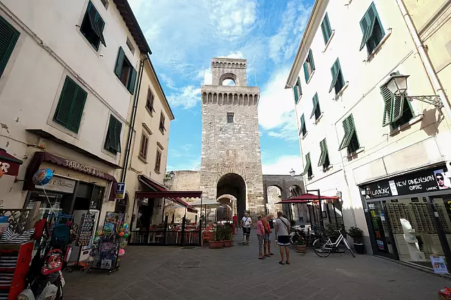 @FrancescoLorenzetti/shutterstock.com