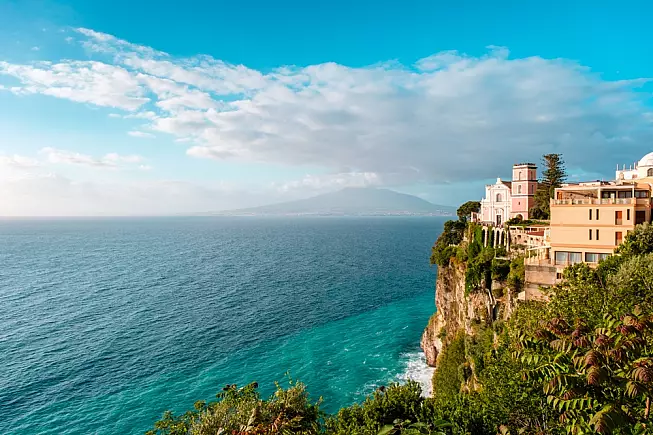 @tommasolizzul/shutterstock.com