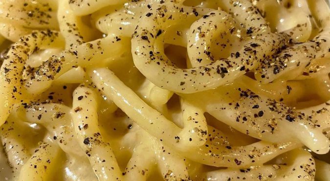 Cacio e pepe cremosa: la ricetta originale
