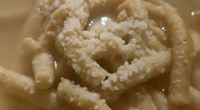 Spaghetti d’angelo in brodo, la ricetta per un primo piatto natalizio