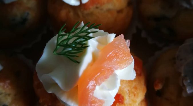 Antipasti di Natale: muffin salati al salmone