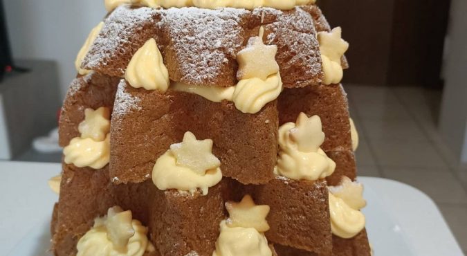 Dolci di Natale, il pandoro farcito con mascarpone