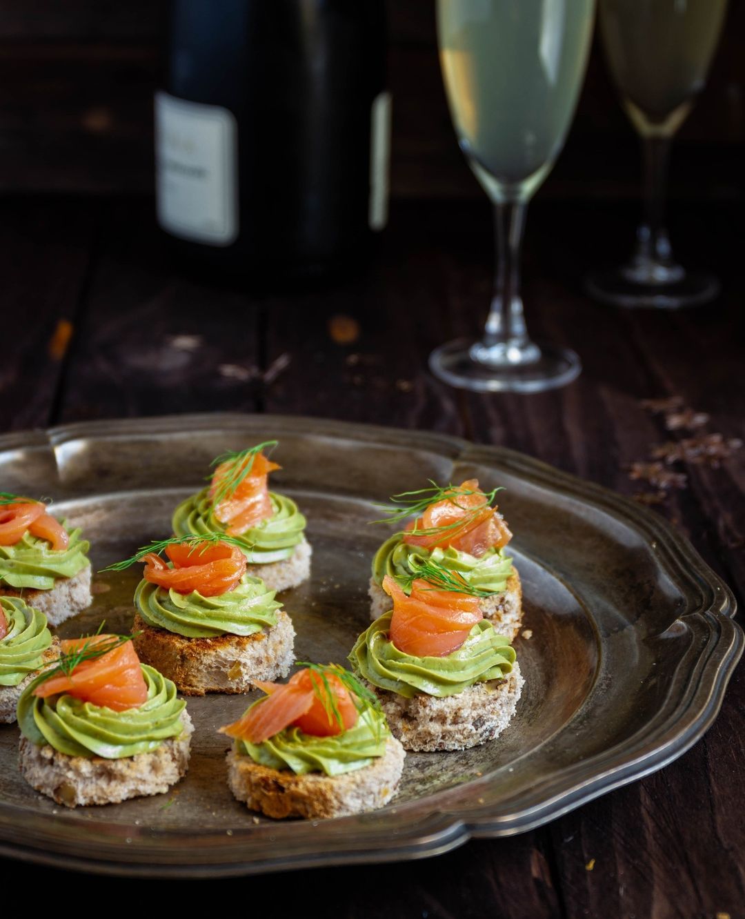 Antipasti di Natale salmone affumicato alla scapace