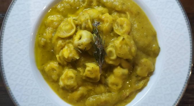 Tortellini in brodo, la ricetta per il giorno di Natale