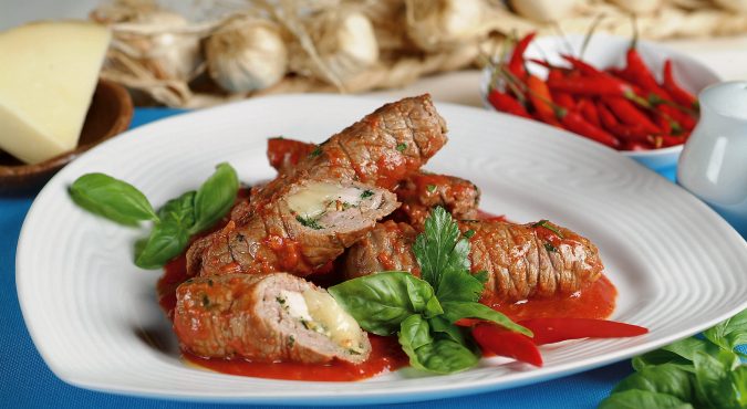 Braciole di cavallo al sugo, la ricetta pugliese