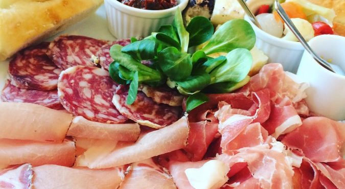 Antipasto fiorentino, come prepararlo per un aperitivo a casa con amici