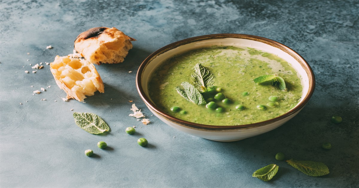 Zuppa di piselli e menta